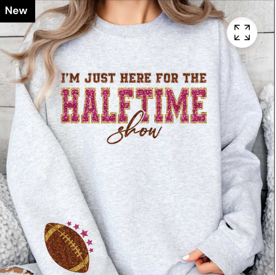 T-SHIRT Just here for the halftime show